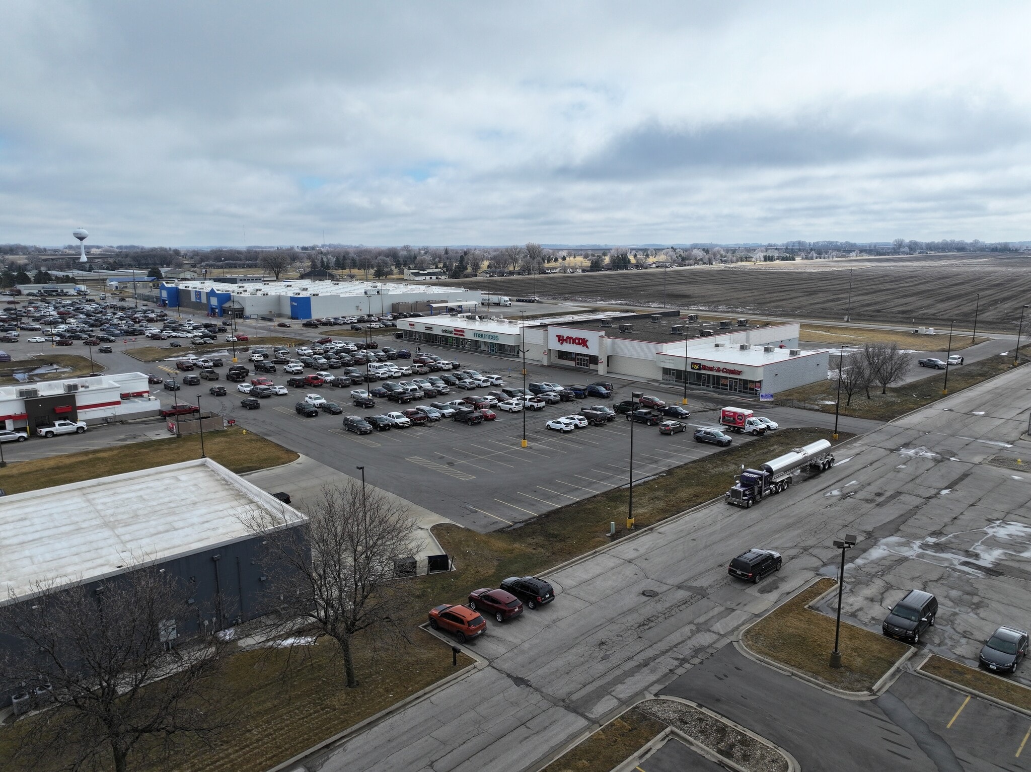 700 11th St SW, Spencer, IA à vendre Photo principale– Image 1 sur 8