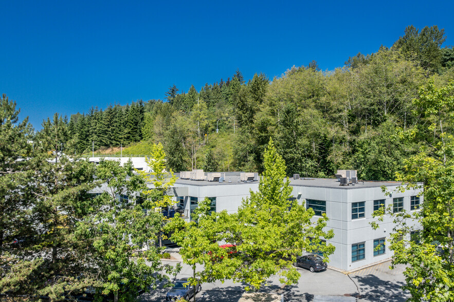 8585 Baxter Pl, Burnaby, BC à louer - Photo de l’immeuble – Image 3 sur 3