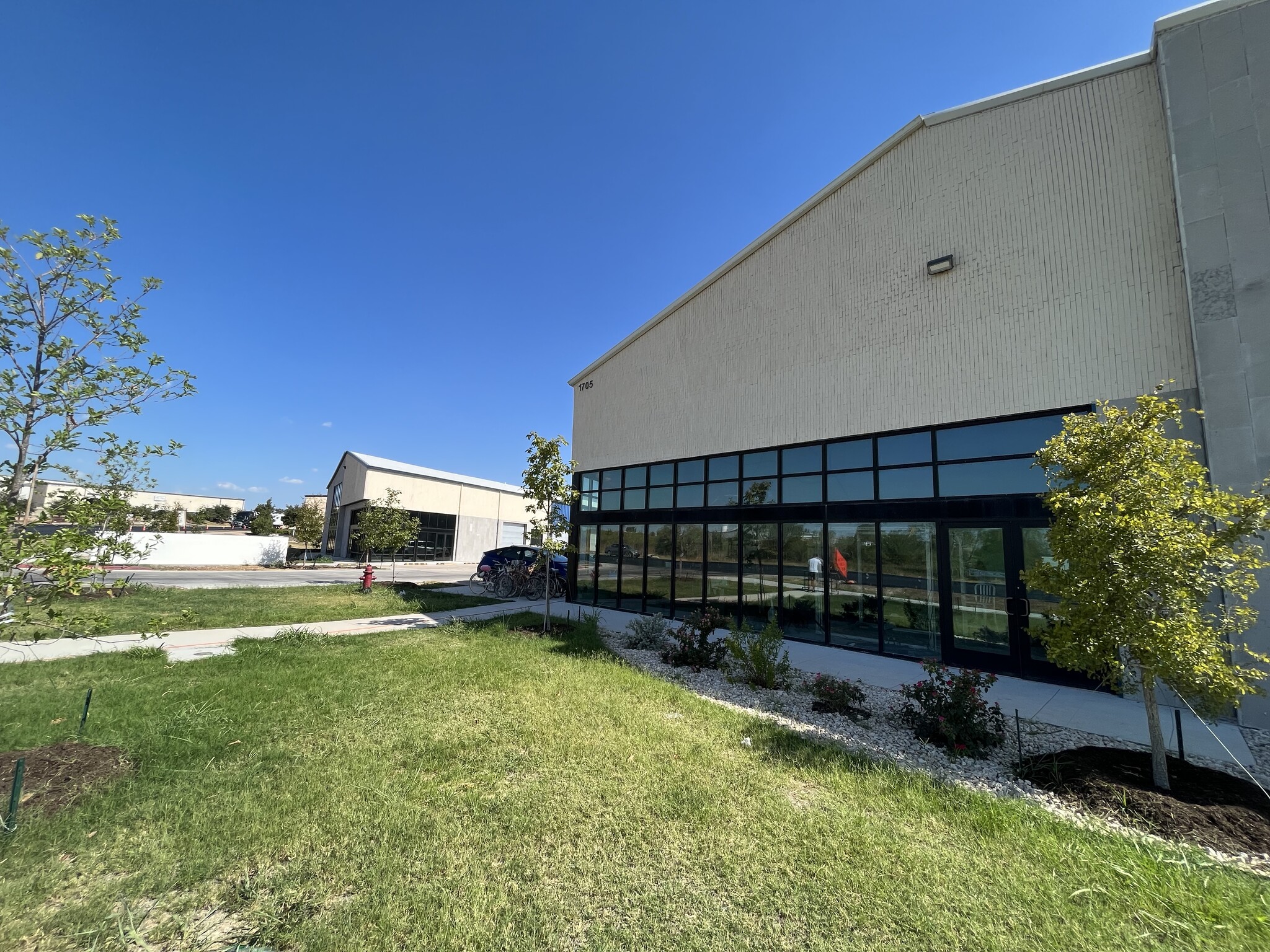 1705 Robert S Light Blvd, Buda, TX à louer Photo de l’immeuble– Image 1 sur 14