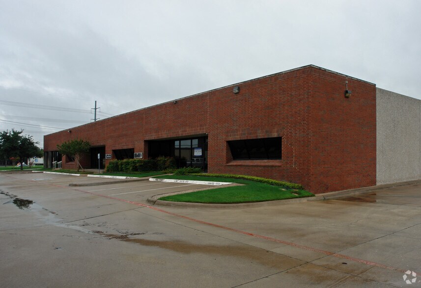 1440 Regal Row, Dallas, TX à vendre - Photo de l’immeuble – Image 3 sur 16