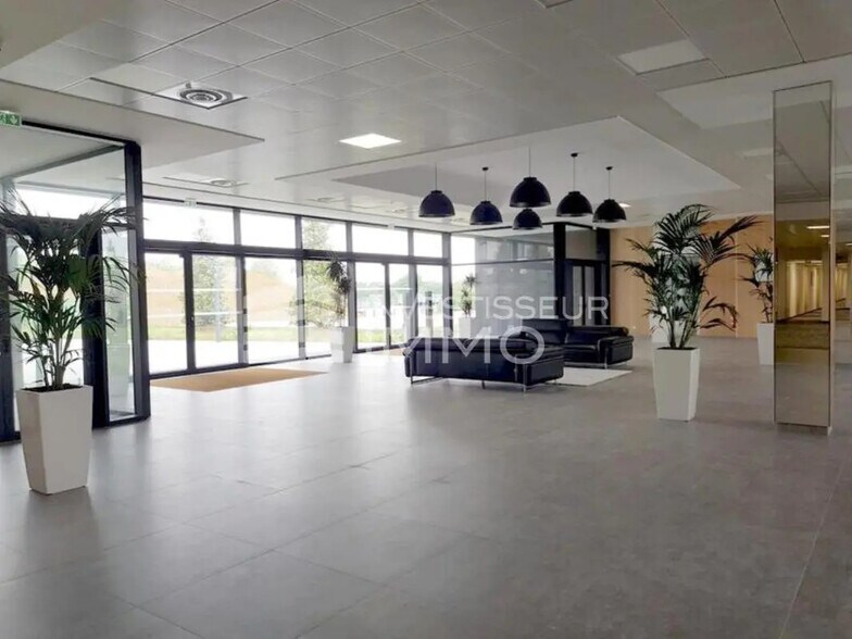 Bureau dans Jossigny à vendre - Photo de l’immeuble – Image 3 sur 4