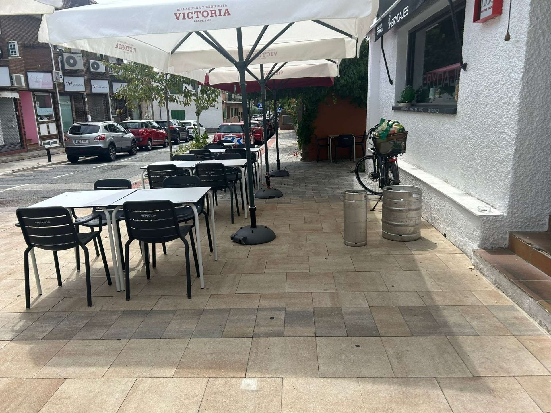 Local commercial dans Torrelodones, Madrid à louer Photo de l’immeuble– Image 1 sur 18