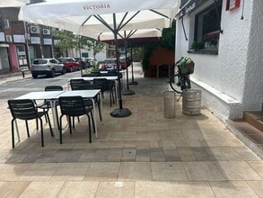 Local commercial dans Torrelodones, Madrid à louer Photo de l’immeuble– Image 1 sur 18