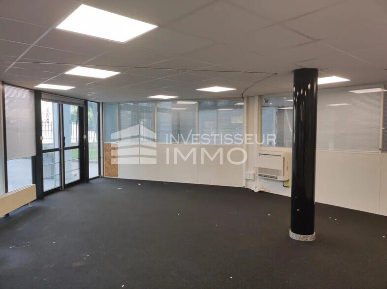 Bureau dans Champigny-sur-Marne à louer - Photo de l’immeuble – Image 2 sur 6