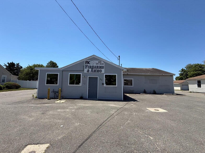 63 E Bay Ave, Manahawkin, NJ à vendre - Photo de l’immeuble – Image 1 sur 29