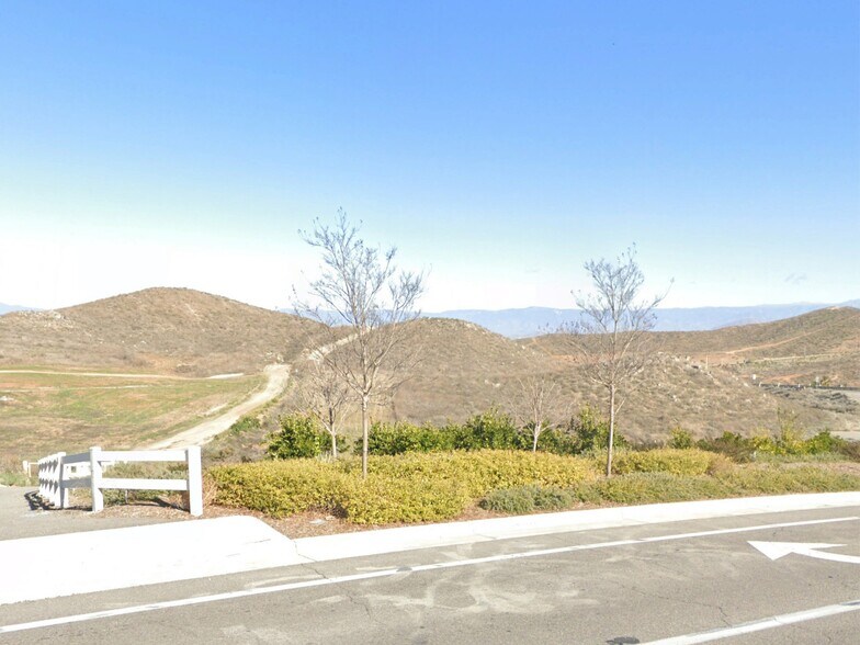 Citrus Heights Dr, Riverside, CA à vendre - Photo de l’immeuble – Image 3 sur 18