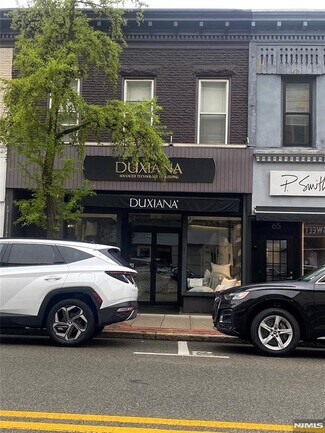 Plus de détails pour 63 E Ridgewood Ave, Ridgewood, NJ - Local commercial à vendre