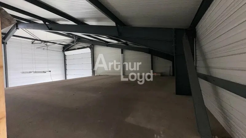 Local d'activités dans La Roche-sur-Foron à vendre - Photo de l’immeuble – Image 3 sur 7
