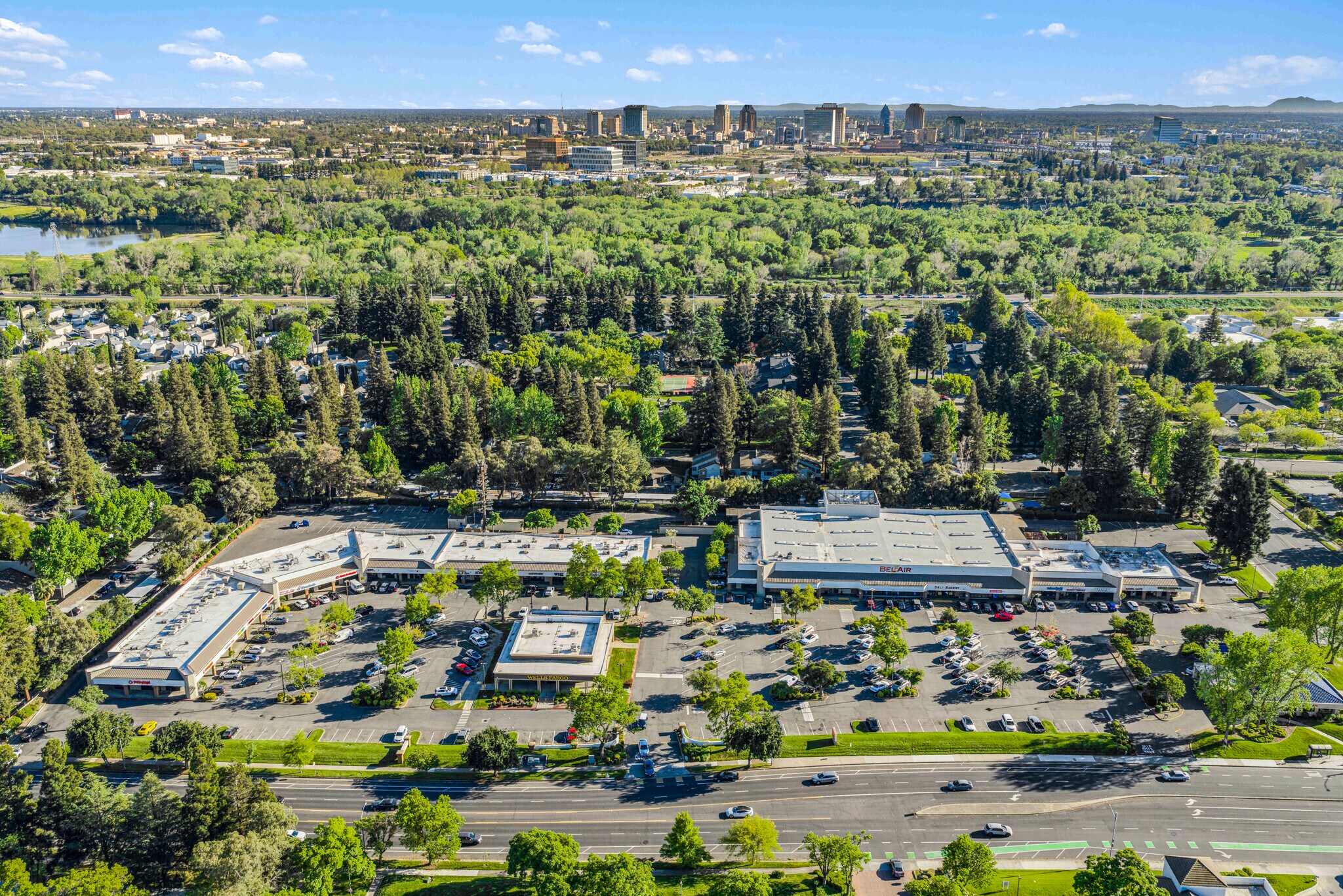1530-1580 W El Camino Ave, Sacramento, CA à vendre Photo principale– Image 1 sur 6
