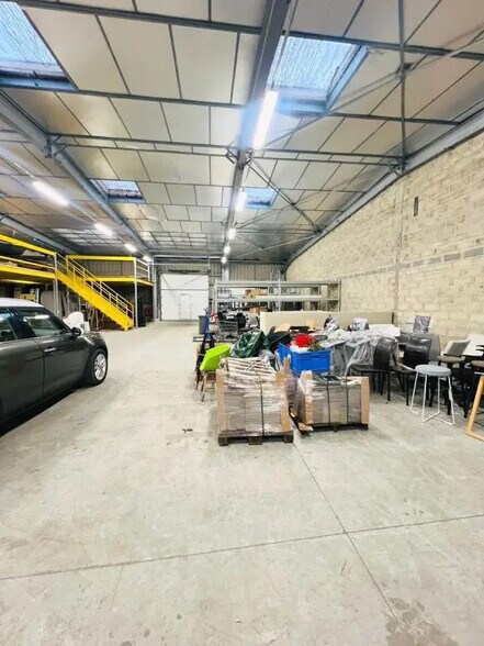 Local d’activités dans Aulnay-sur-Mauldre à louer - Photo intérieure – Image 3 sur 12