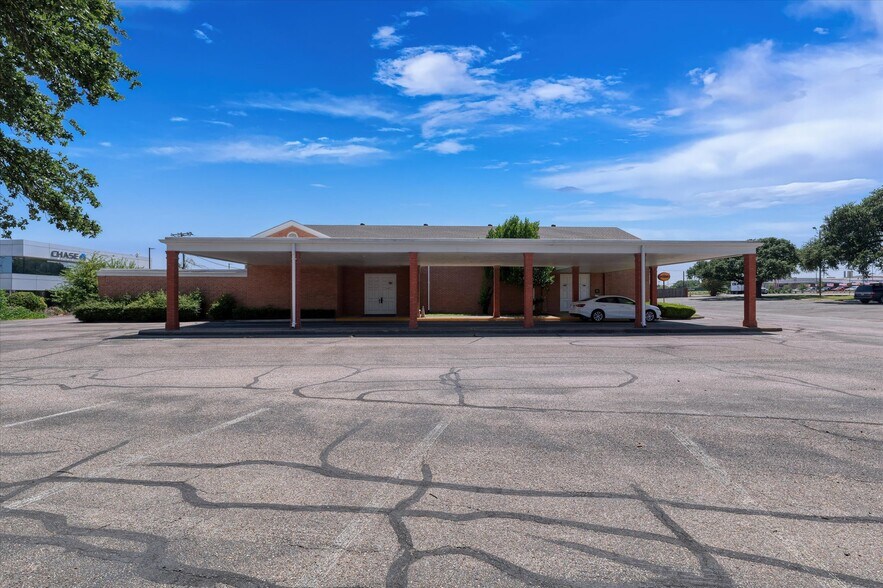 4400 W Waco Dr, Waco, TX à vendre - Photo de l’immeuble – Image 2 sur 6