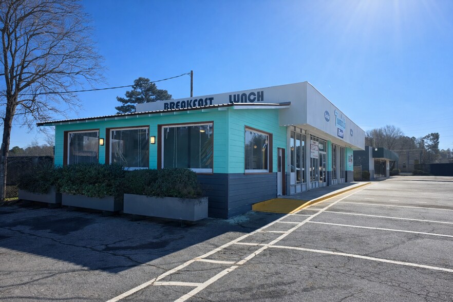 2320 Canton Rd, Marietta, GA à vendre - Photo de l’immeuble – Image 2 sur 10