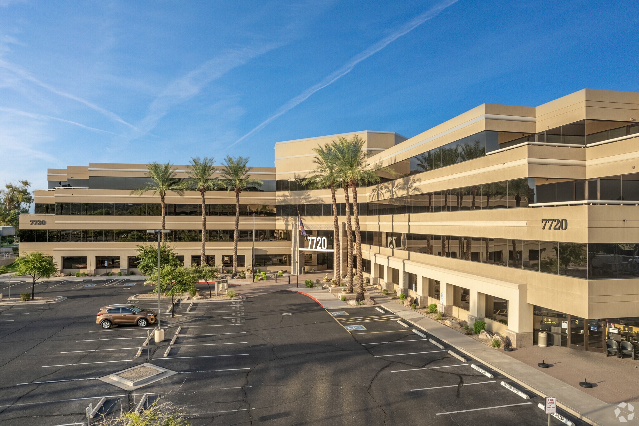 7720 N 16th St, Phoenix, AZ à louer Photo de l’immeuble– Image 1 sur 7