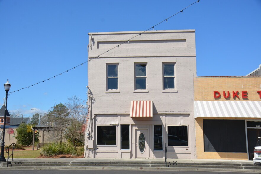 217 Court Ave, Elba, AL à vendre - Photo de l’immeuble – Image 2 sur 15