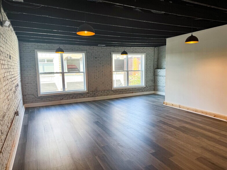 132 E Davis St, Burlington, NC à louer - Photo de l’immeuble – Image 2 sur 14