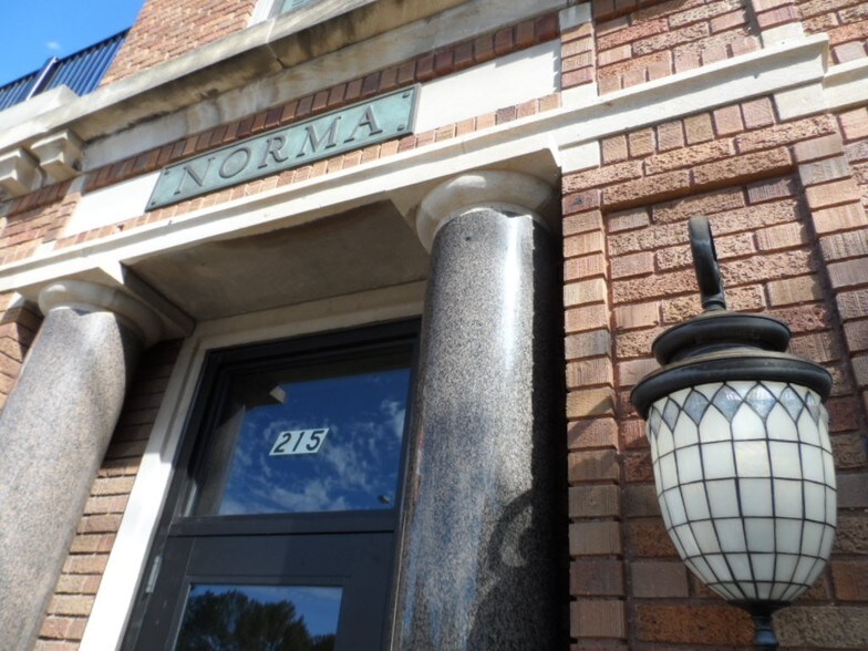 215 N 3rd St, Bismarck, ND à louer - Photo de l’immeuble – Image 3 sur 8