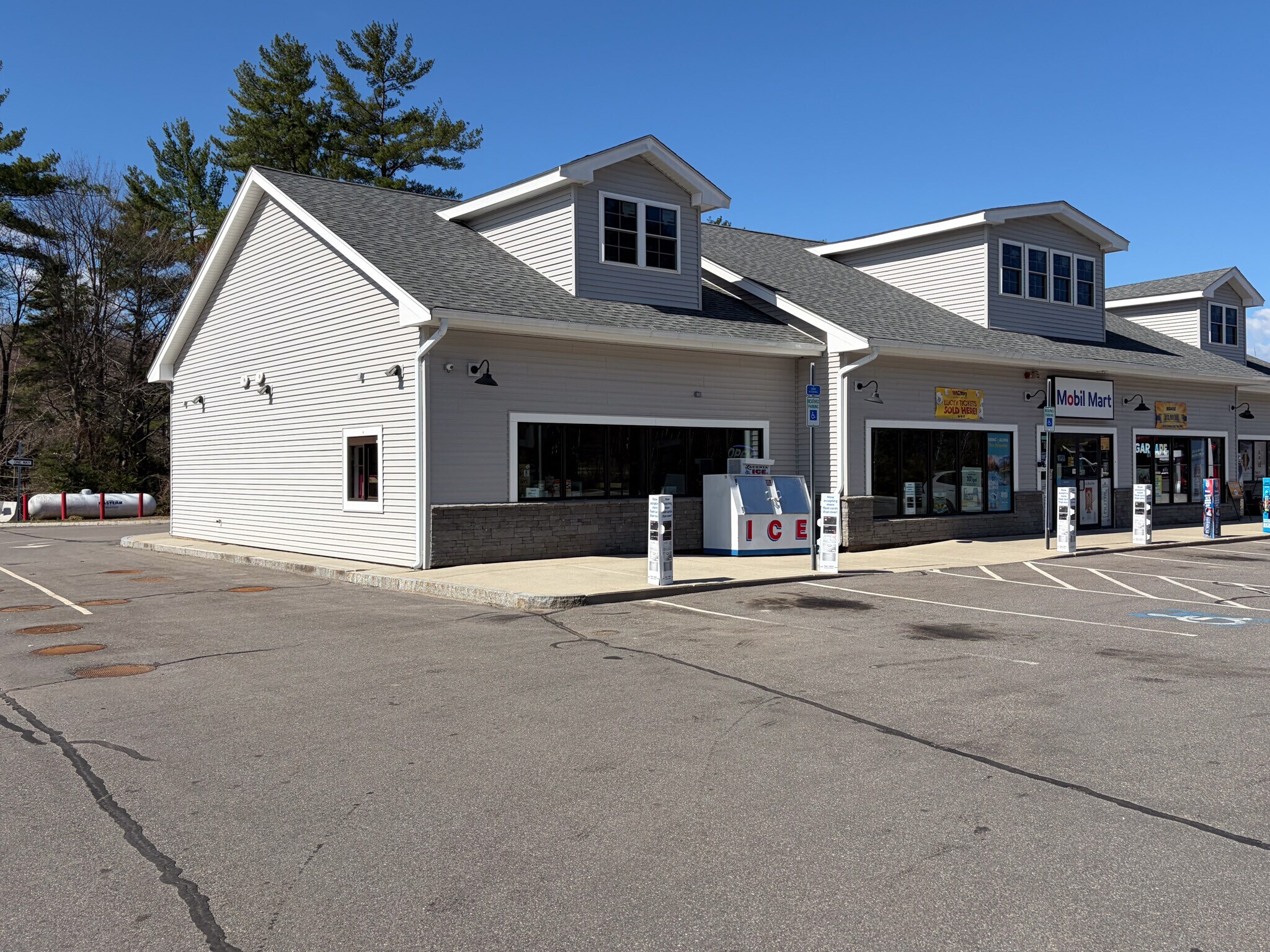 4 Commerce Way, Milton, NH à louer Photo de l’immeuble– Image 1 sur 16
