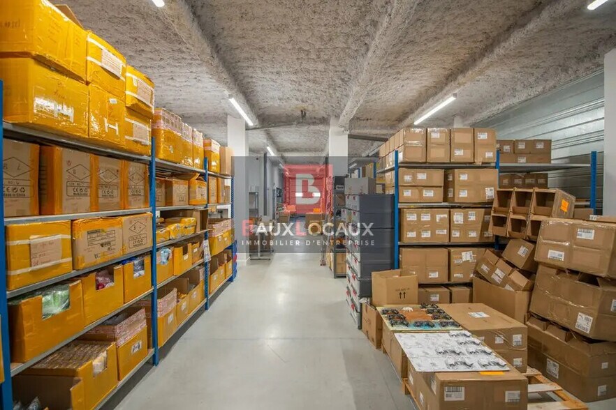 Industriel/Logistique dans Saint-Rémy-de-Provence à louer - Photo de l’immeuble – Image 3 sur 5