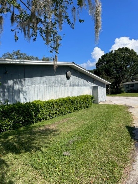 127 Bomber Rd, Winter Haven, FL à louer - Photo de l’immeuble – Image 2 sur 16