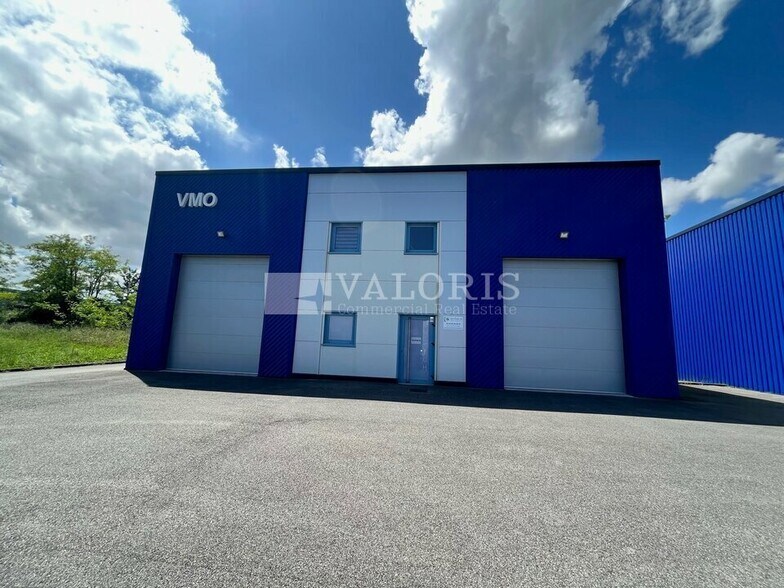 100 Allée Des Erables, Blyes à vendre - Photo de l’immeuble – Image 1 sur 9
