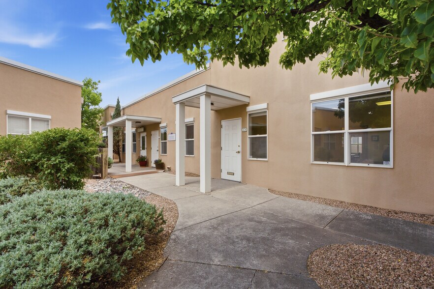2074 Galisteo St, Santa Fe, NM à vendre - Photo de l’immeuble – Image 3 sur 26