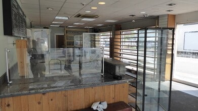 261 High Rd, Loughton à louer Photo intérieure– Image 2 sur 4