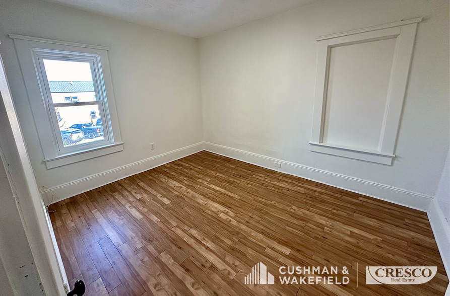 5808-5810 Detroit Ave, Cleveland, OH à louer - Photo de l’immeuble – Image 3 sur 9