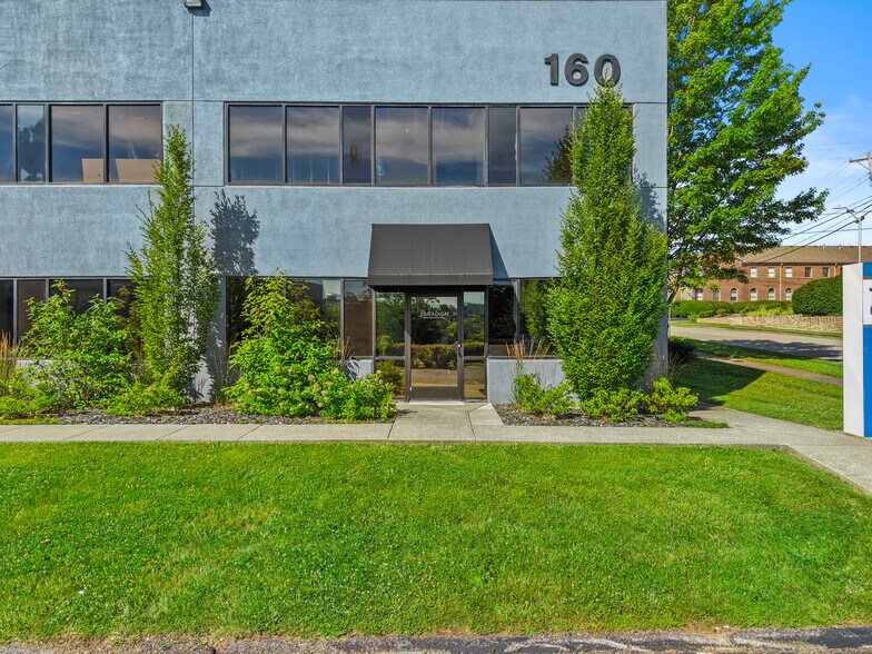 160 Prosperous Pl, Lexington, KY à vendre - Photo de l’immeuble – Image 3 sur 55