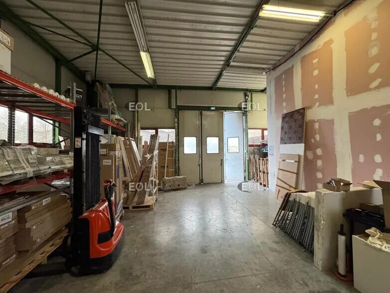 Industriel/Logistique dans Saint-Thibault-des-Vignes à vendre - Photo intérieure – Image 2 sur 9