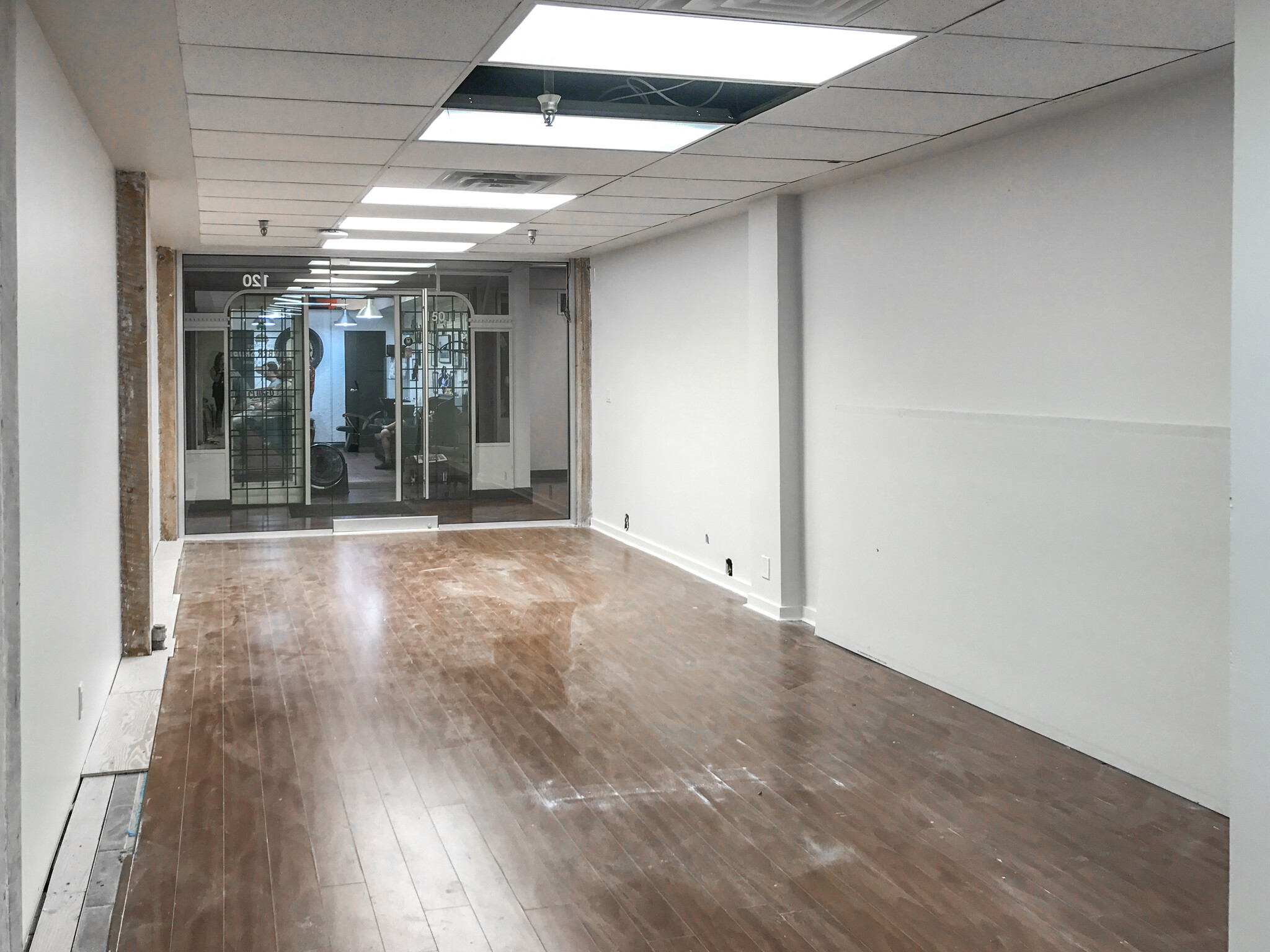 332 Water St, Vancouver, BC à louer Photo intérieure– Image 1 sur 3