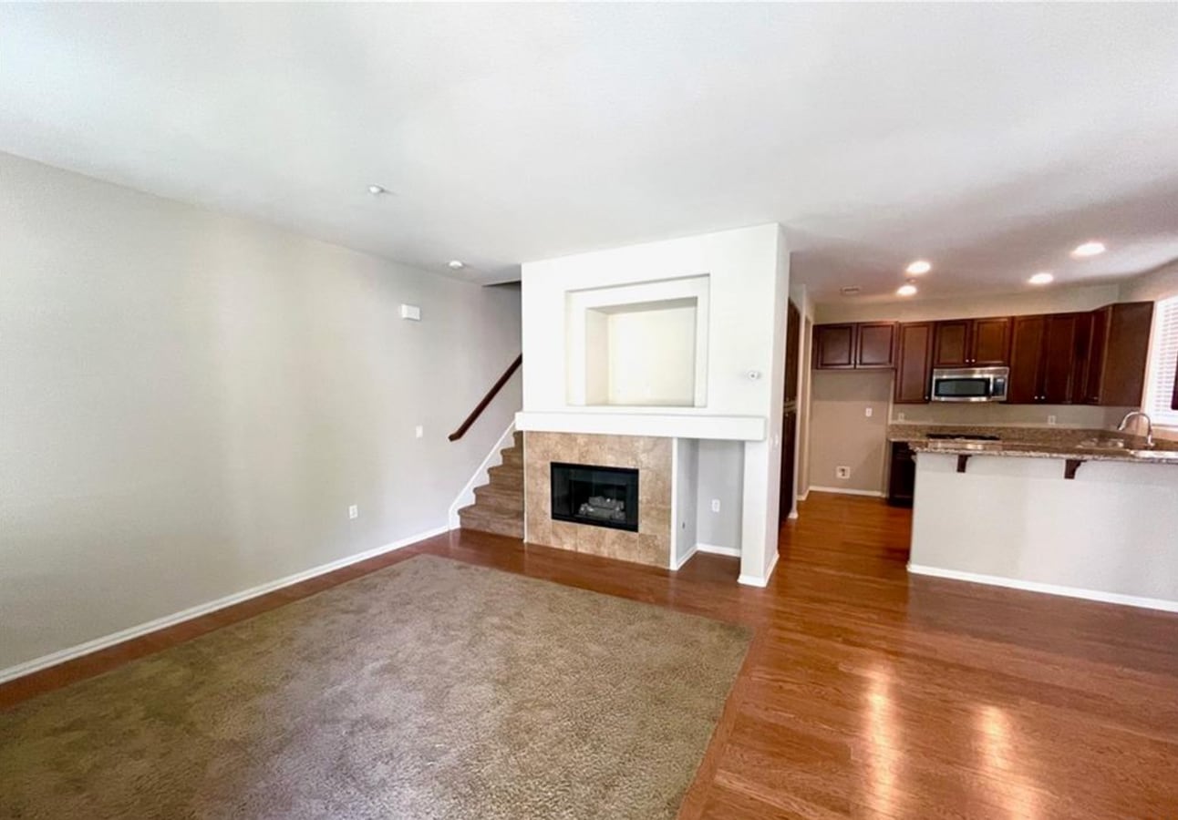 30505 Canyon Hills Rd, Lake Elsinore, CA 92532 - Lot 406 -  - Photo intérieure - Image 1 of 12