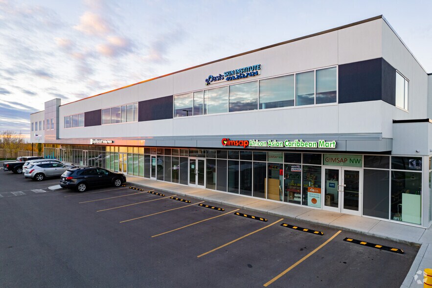 11 Royal Vista Dr NW, Calgary, AB à vendre - Photo principale – Image 1 sur 5