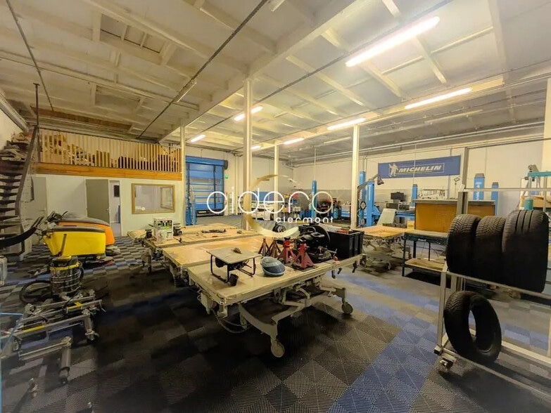 Local d'activités dans Saint-Yorre à vendre - Photo de l’immeuble – Image 2 sur 10