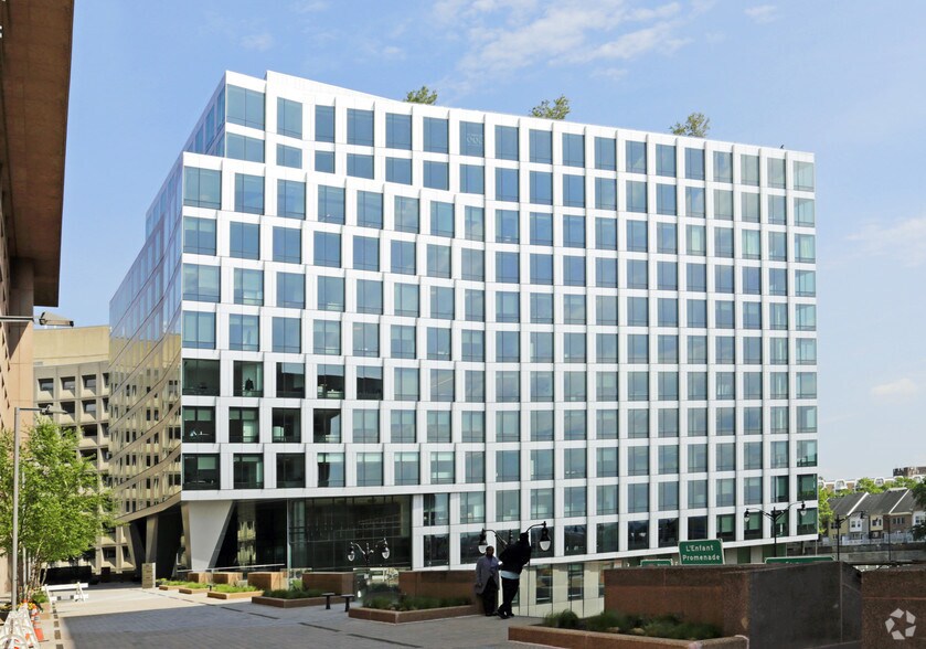 500 L'Enfant Plz SW, Washington, DC à louer - Photo de l’immeuble – Image 3 sur 13