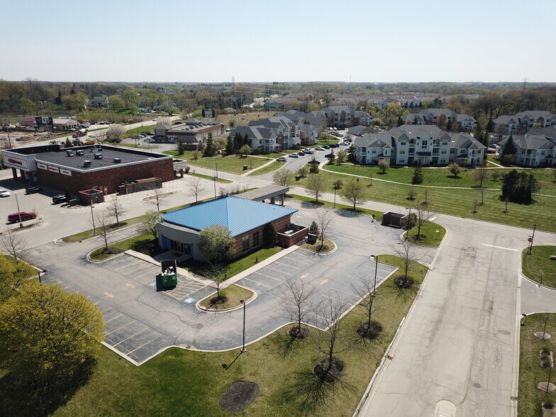 1271 W Il Route 134, Round Lake, IL à louer - Photo de l’immeuble – Image 2 sur 4