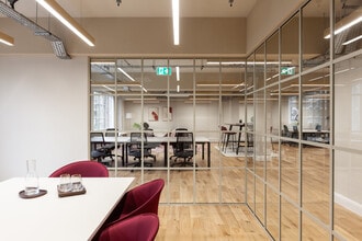 42-48 Great Portland St, Londres à louer Photo de l’immeuble– Image 1 sur 7