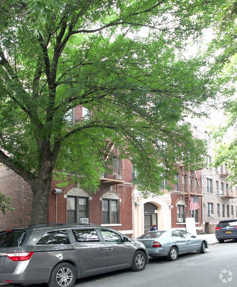 926 47th St, Brooklyn, NY à vendre - Photo de l’immeuble – Image 3 sur 6
