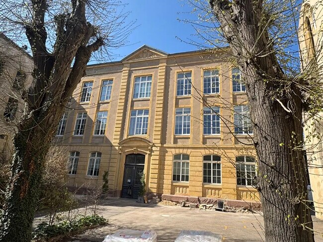 Plus de détails pour Bureau à louer