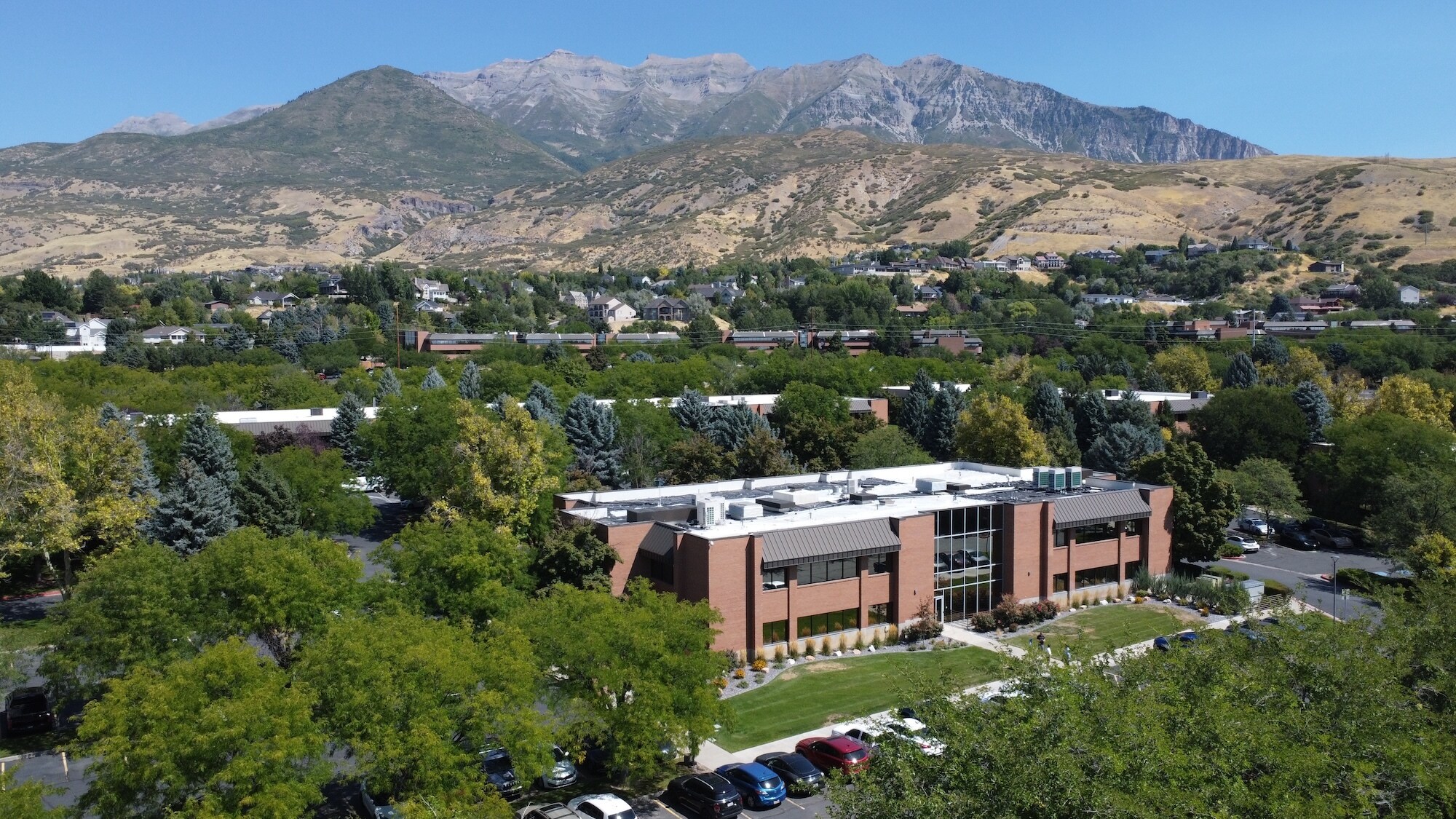 500-560 E Timpanogos Cir, Orem, UT à louer Photo de l’immeuble– Image 1 sur 26
