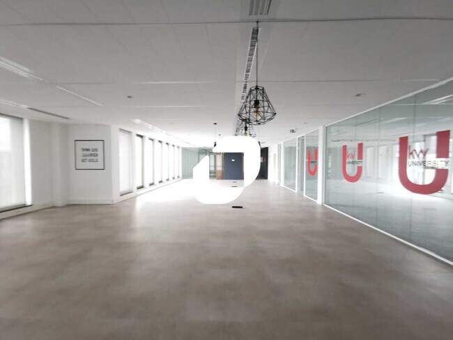 Plus de détails pour 49-53 Avenue De La Division Leclerc, Châtenay-Malabry - Bureau à louer