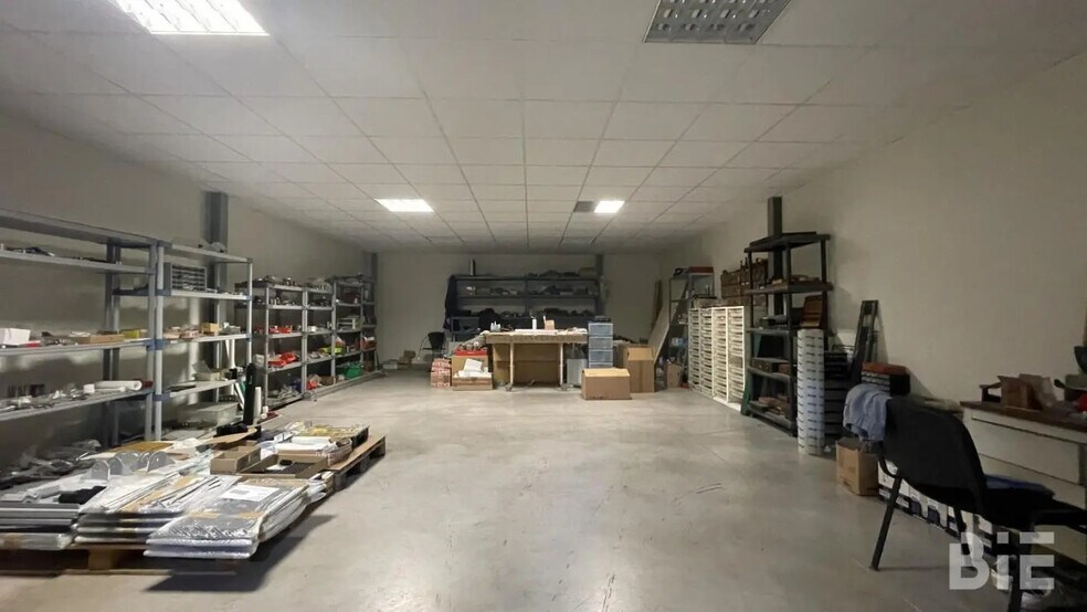 Local d'activités dans Saint-Médard-en-Jalles à vendre - Photo intérieure – Image 3 sur 4