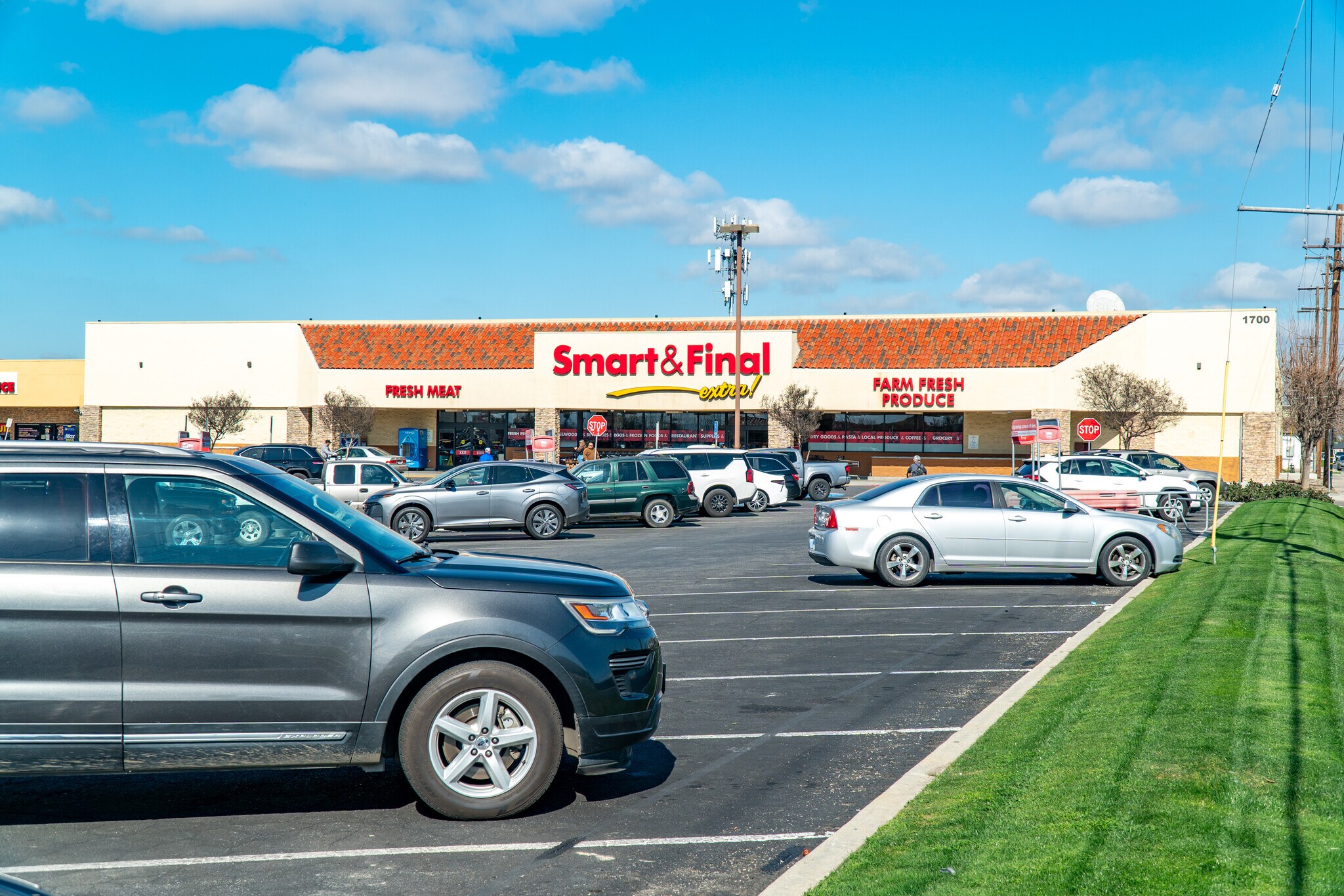 1700 High St, Delano, CA à vendre Photo principale– Image 1 sur 6