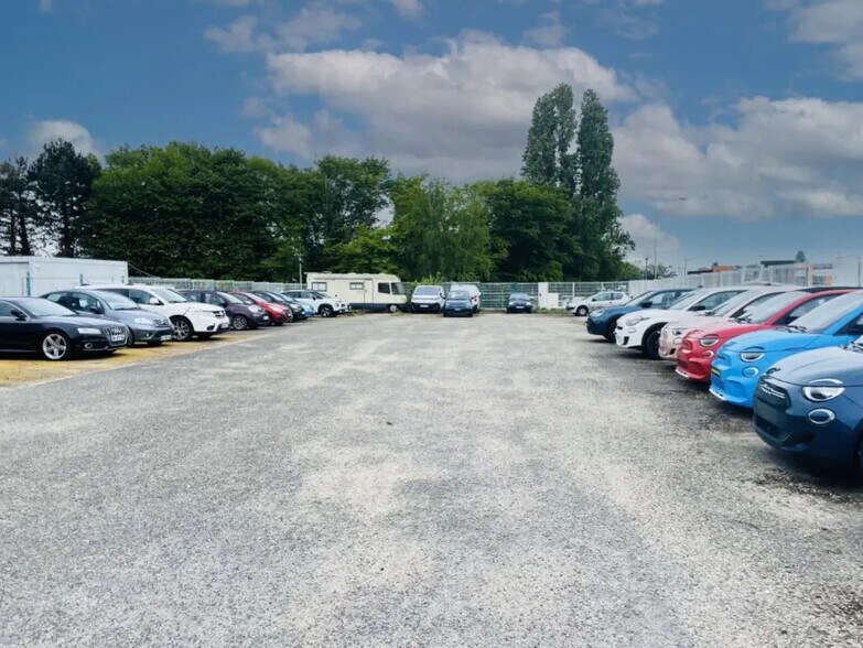 Local d’activités dans Blois à louer - Photo de l’immeuble – Image 3 sur 16