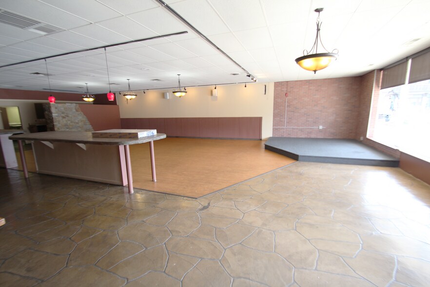 6993-7011 Mill Rd, Brecksville, OH à louer - Photo de l’immeuble – Image 2 sur 9