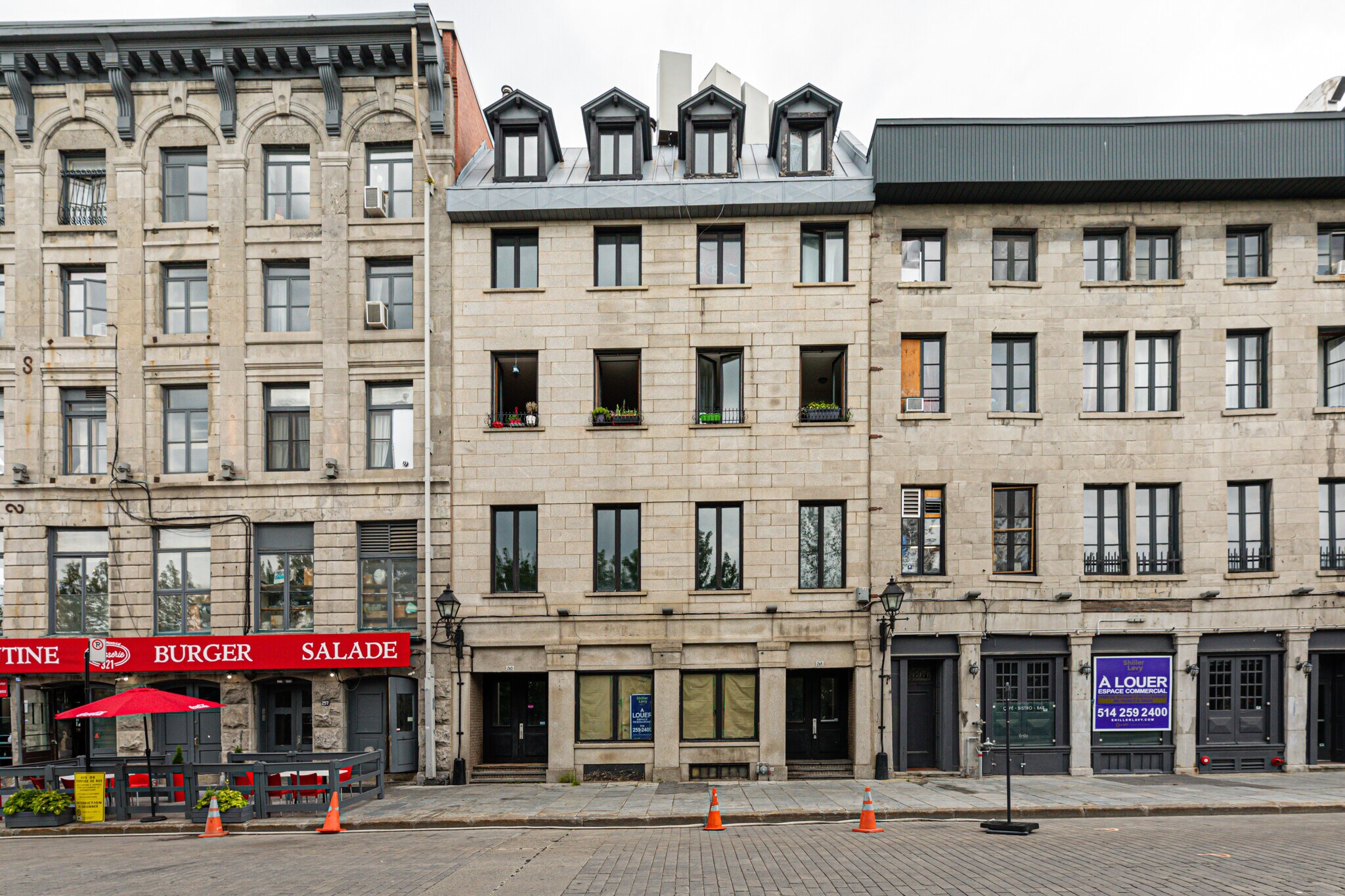 263-265 Rue de la Commune E, Montréal, QC à louer Photo principale– Image 1 sur 2