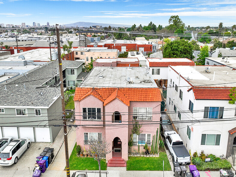 1407 Obispo Ave, Long Beach, CA à vendre - Photo de l’immeuble – Image 2 sur 38