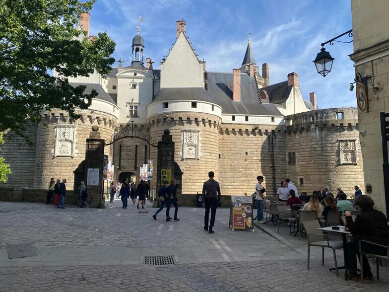Local commercial dans Nantes à louer - Photo de l’immeuble – Image 3 sur 8
