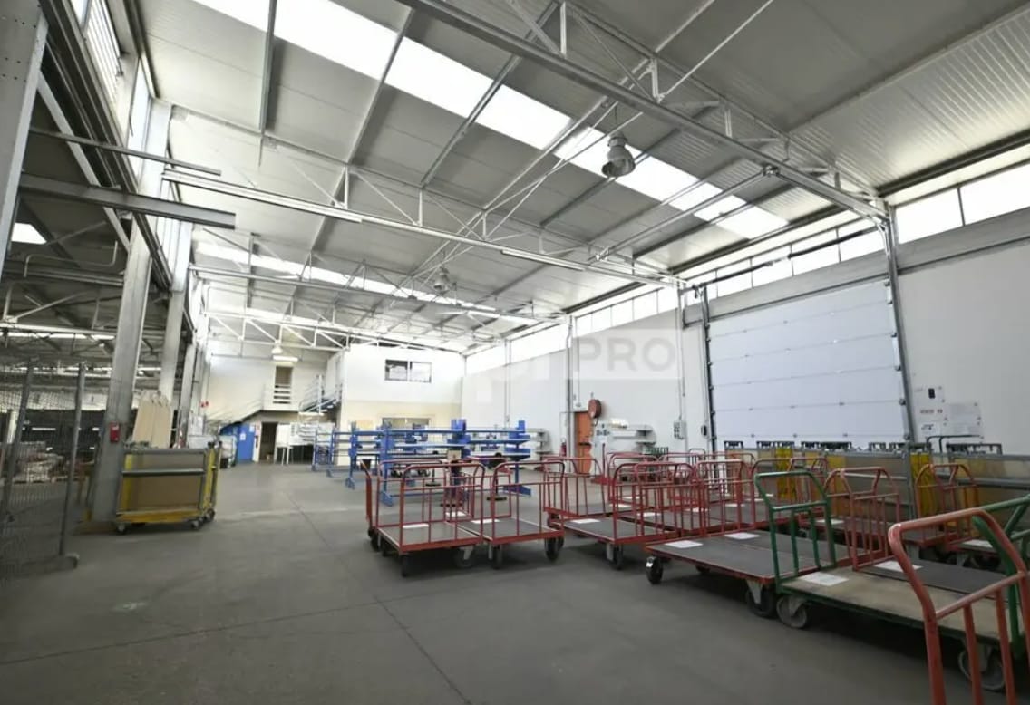 Bureau dans Saint-Genis-Laval à louer Photo intérieure– Image 1 sur 10