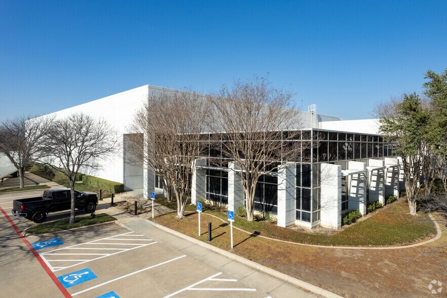 5601 Alliance Gateway Fwy, Fort Worth, TX à louer - Photo principale – Image 1 sur 5