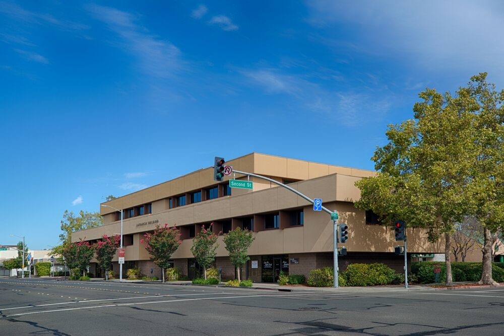 Downtown Santa Rosa, Santa Rosa, CA à louer Photo de l’immeuble– Image 1 sur 4